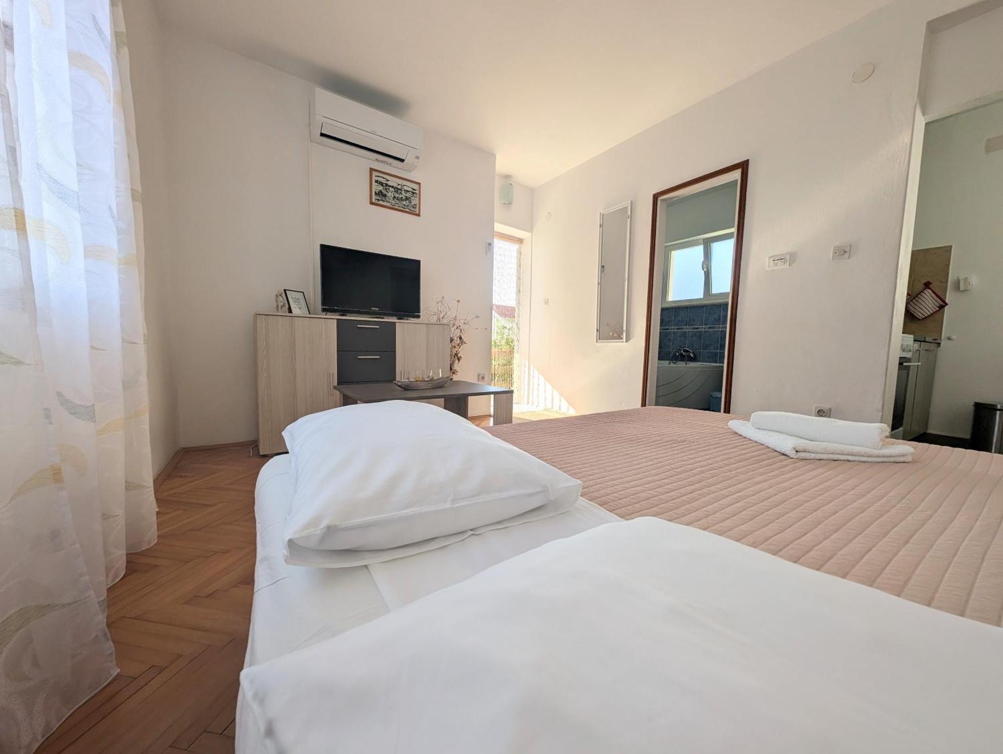Apartments Ante Lumbarda Exterior photo