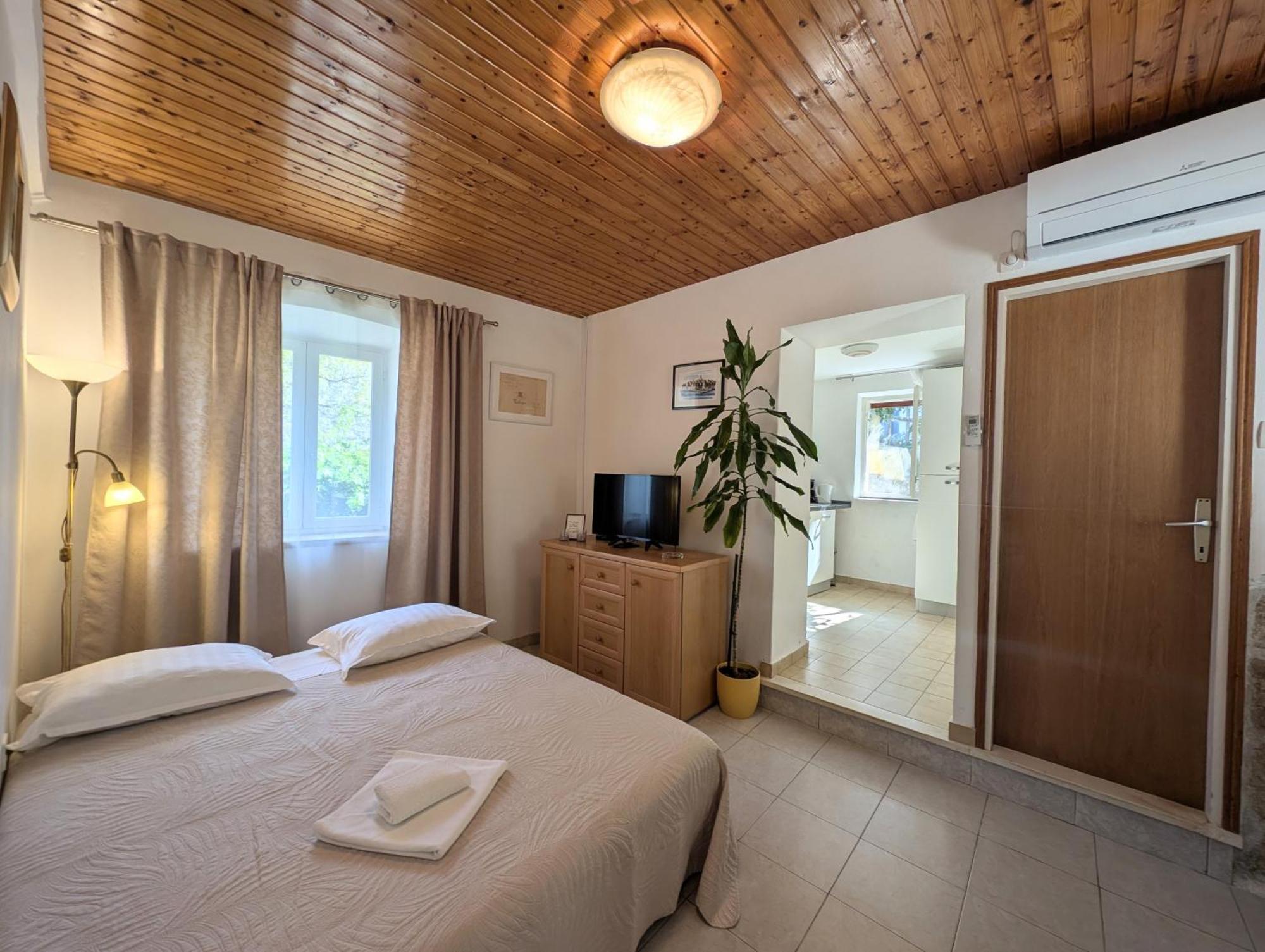 Apartments Ante Lumbarda Exterior photo
