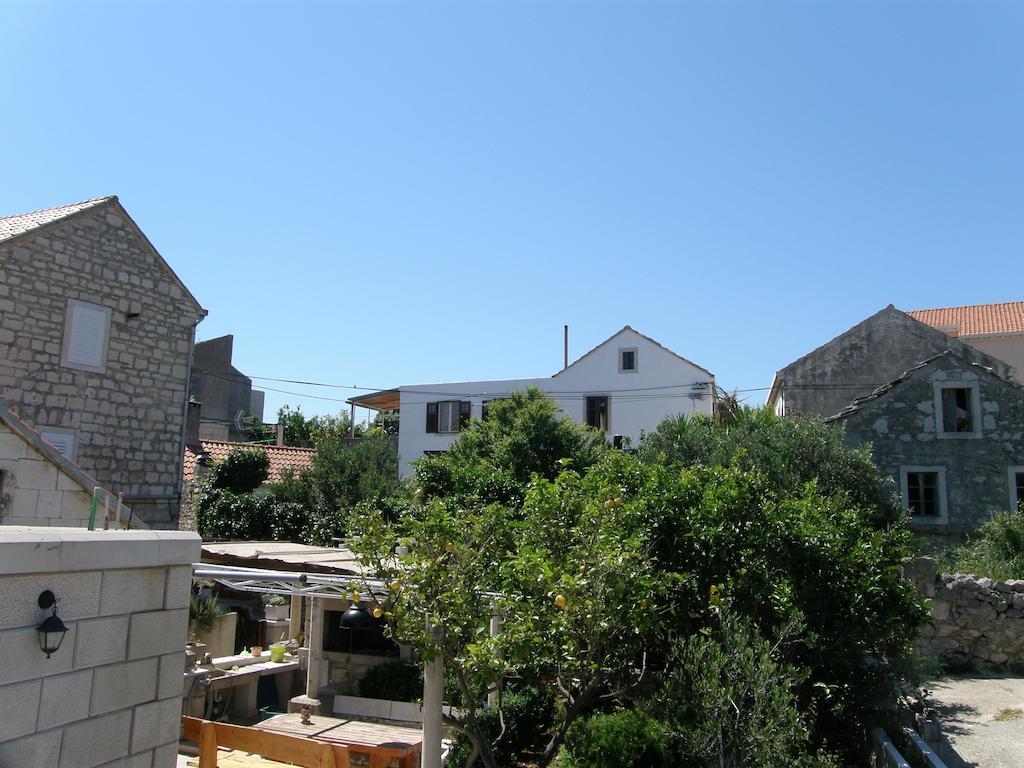 Apartments Ante Lumbarda Exterior photo